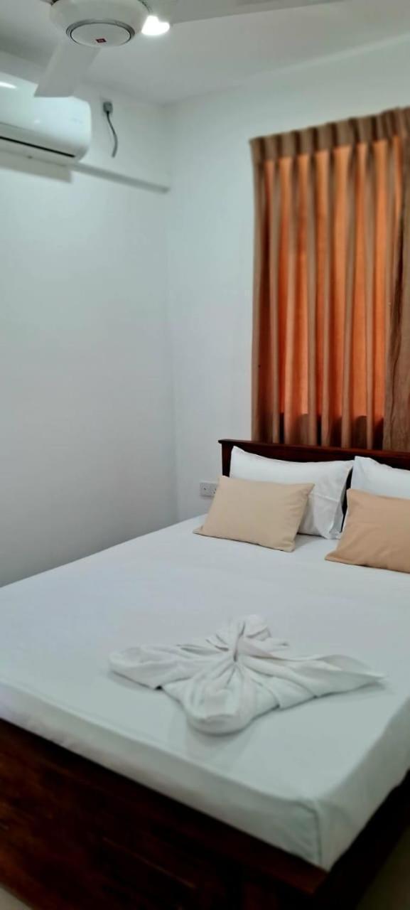 Urban Breeze Hotel Kundasale Exterior photo